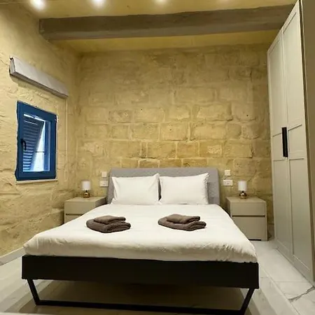 Villa Vera With Private Pool Near Valletta Pieta