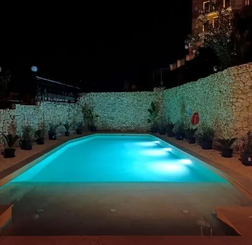 Villa Vera With Private Pool Near Valletta